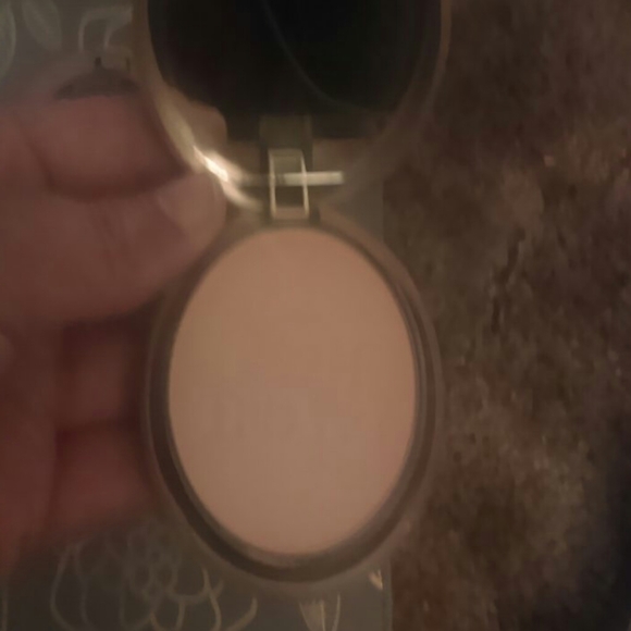 Too faced born this waymultiuse complexion powd(4) - Picture 3 of 4